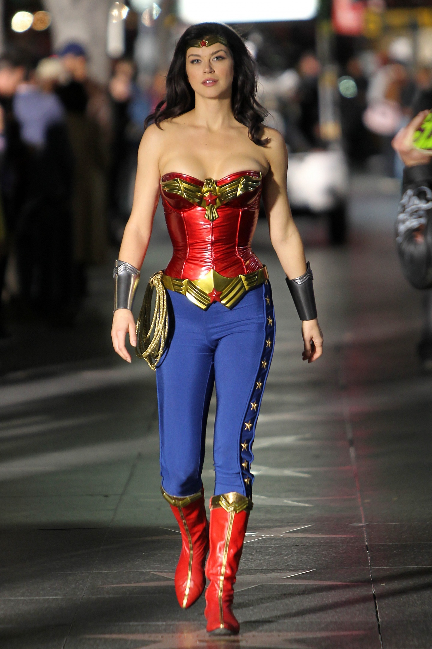 Com Adrianne Palicki, a Diana de "Wonder Woman" possuía três alter-egos